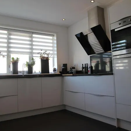 Modern With Veranda In 빌라