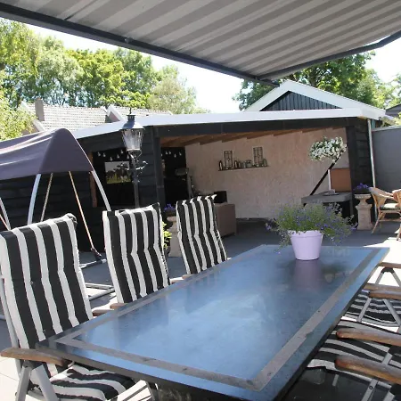 Modern With Veranda In 빌라